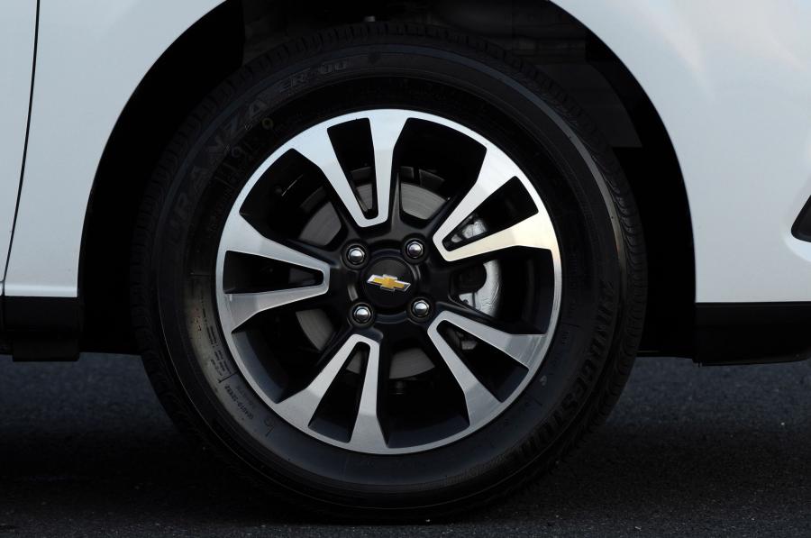  Chevrolet Onix 2012 года  (фото 23 из 113)
